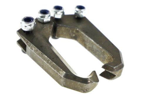Picote grabber jaw set with aggressive grip designed for picking up chains, debris, and foreign objects with defined contact points